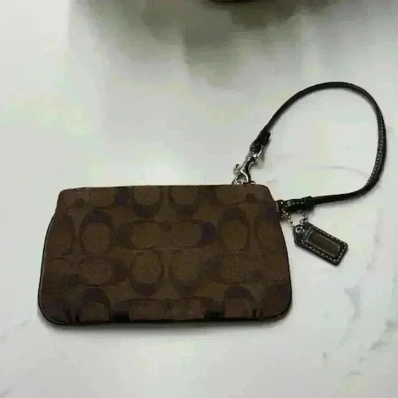 Coach Wristlet Signature Chocolate Brown Jacquard - Picture 3 of 7
